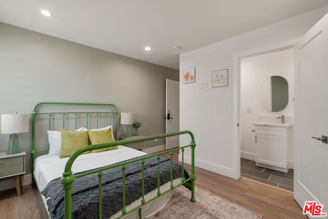 Building Photo - 1341 Mariposa Ave