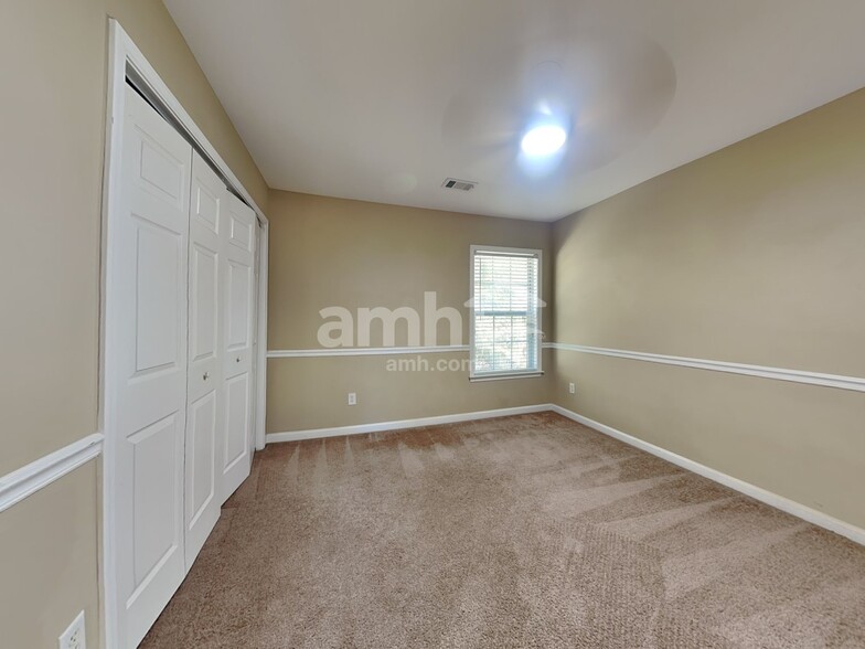 Building Photo - 5715 Oxborough Way