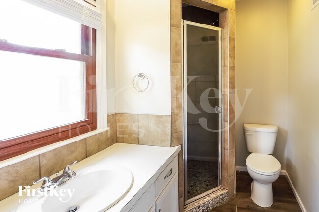 Building Photo - 5813 NW Aspen Ln