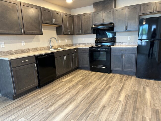 Building Photo - Aspen Grove