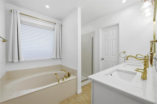 Building Photo - 835 Evergreen Ln