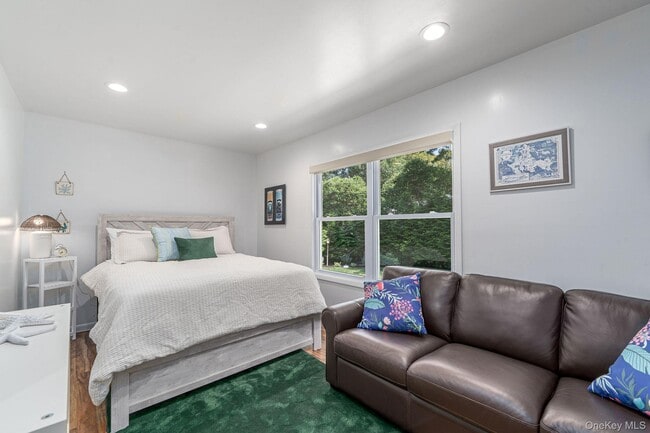 Building Photo - 410 Cedar Dr