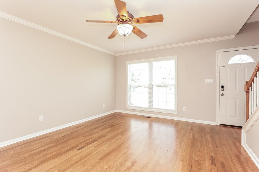 Building Photo - 3013 Candlelite Dr