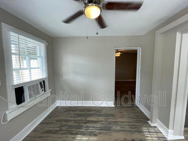 Building Photo - 1028 E 17th Ave