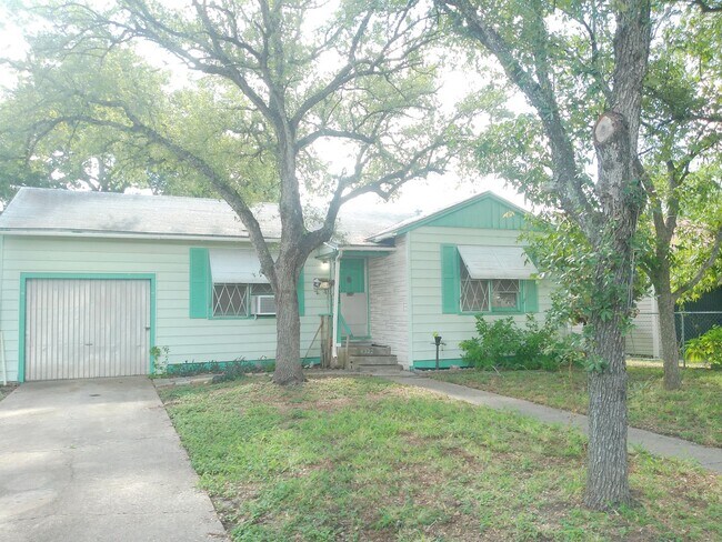 Primary Photo - 4322 Fir St
