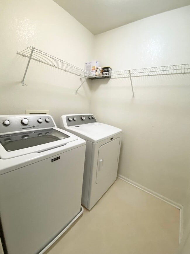 Building Photo - Beautiful South Lakewood Home with Updates, Space & Convenience! Available 8/10/2026
