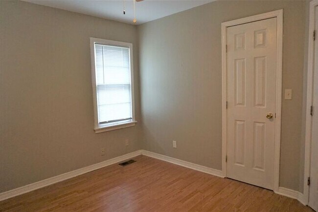 Building Photo - 3 Bed 2 Bath 1 Car Garage -The Village NW OKC