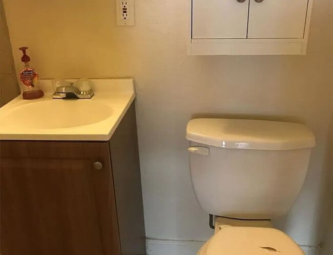 Building Photo - "Charming 1-Bedroom on Adams Ave – 800 Sq. Ft. of Comfort in South Ogden!"