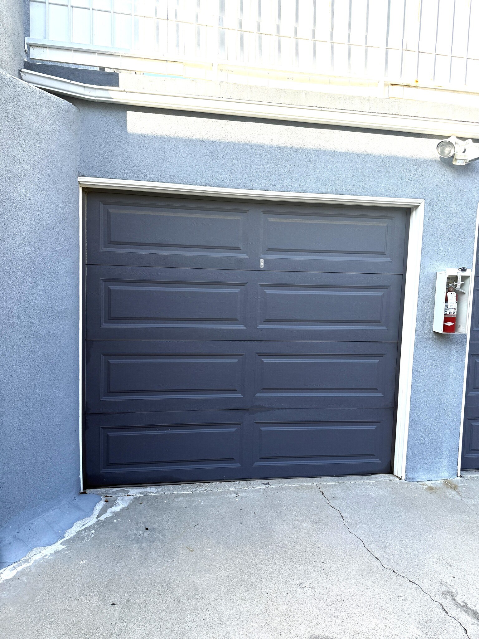 Building Photo - 404 Illinois St