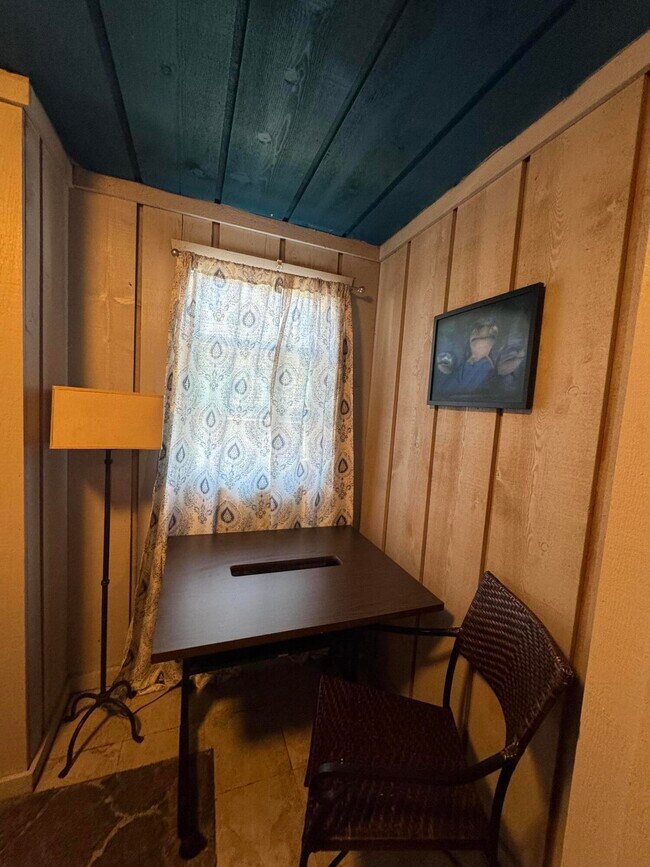 Building Photo - 13512 Venetian Dr