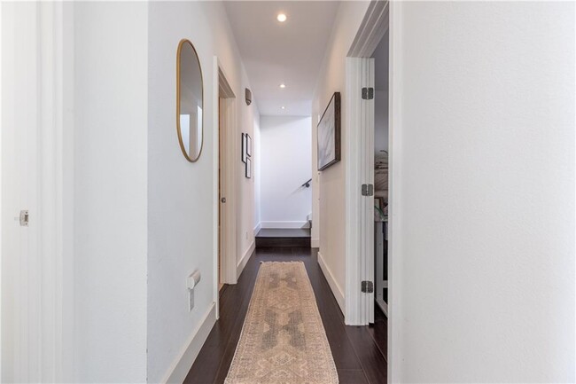Building Photo - 500 W 51st St