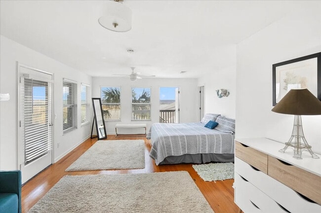 Building Photo - 3 1st St