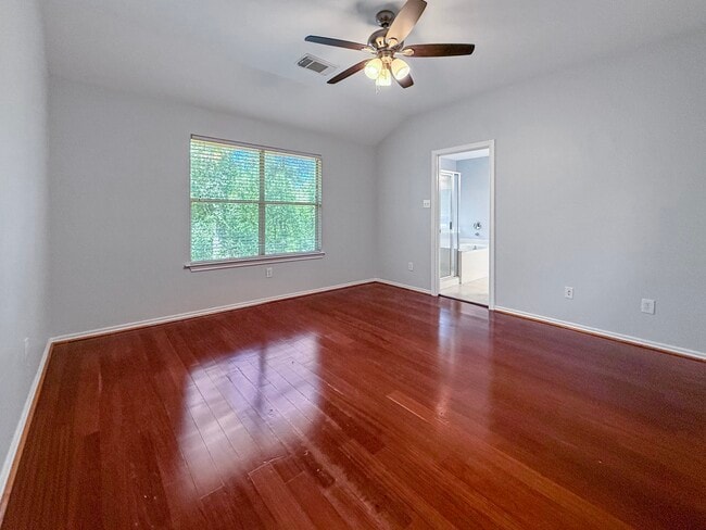 Building Photo - 3 Peach Ridge Pl