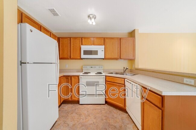 Building Photo - 6052 Westgate Dr