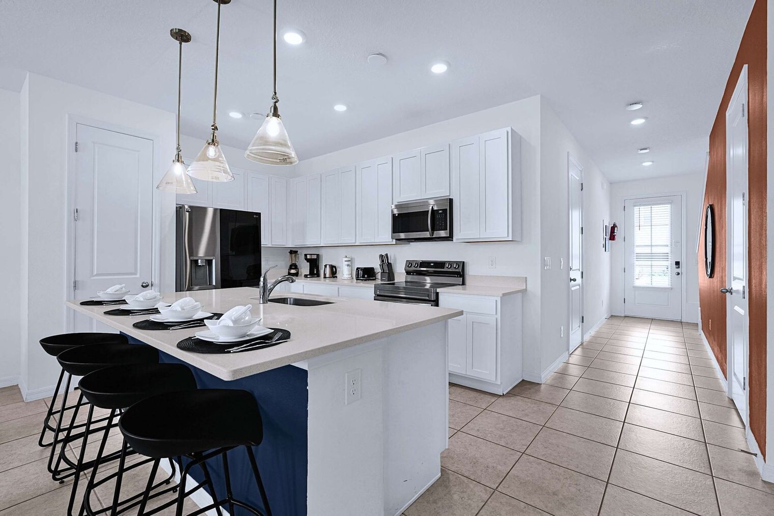 Building Photo - 638 Longboat Dr