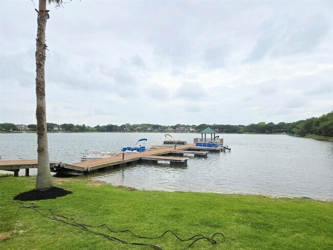 Building Photo - 4018 N Crystal Lake Cir