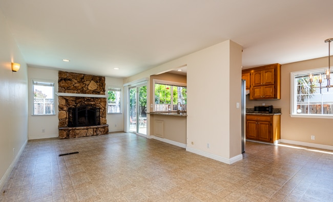 Building Photo - Lovely Home | Central A/C | Swimming Pool