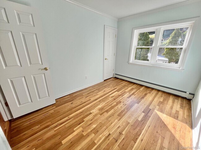 Building Photo - 64 Hillside Ave