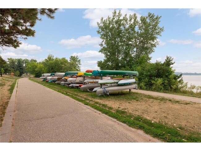 Building Photo - 4020 Ewing Ave S