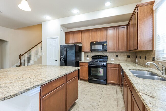 Building Photo - Charming Home In Gated Community