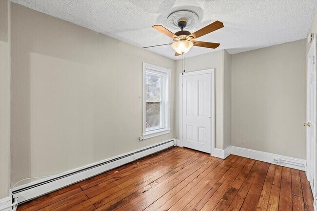 Building Photo - 329 E Union St