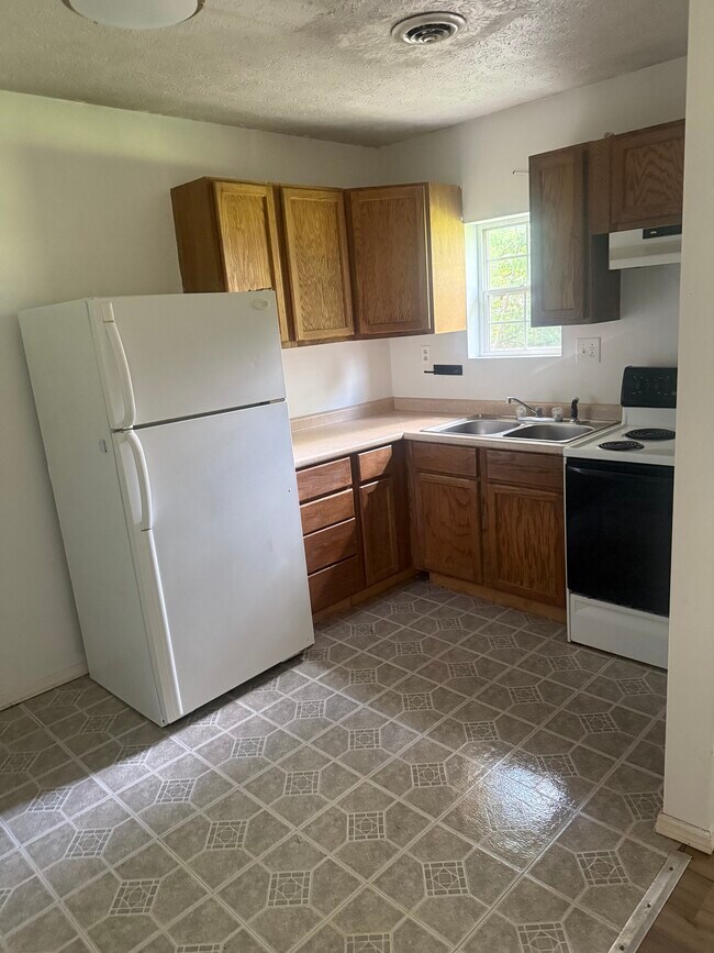 Building Photo - 420 S Stratton St