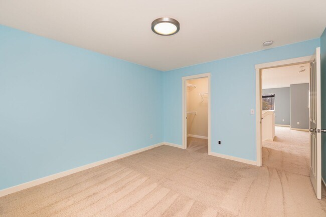 Building Photo - Beautiful Craftsman home available for ren...