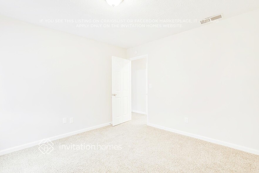Building Photo - 5218 Cumberland Way SW