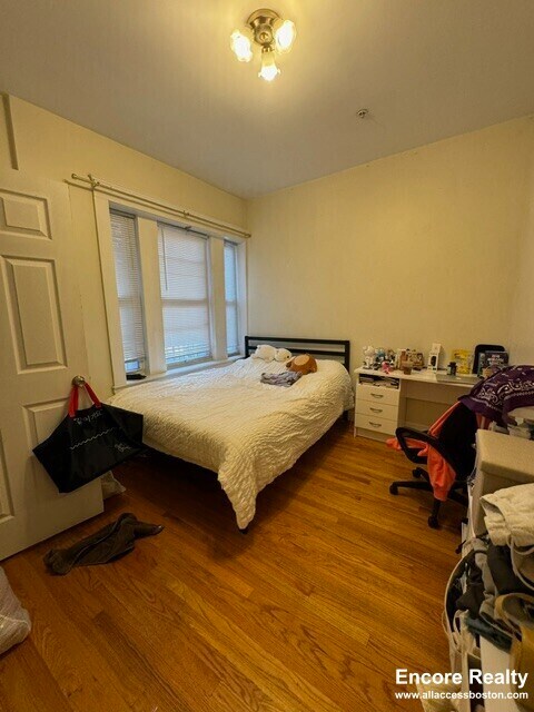 Building Photo - 84 Fenway