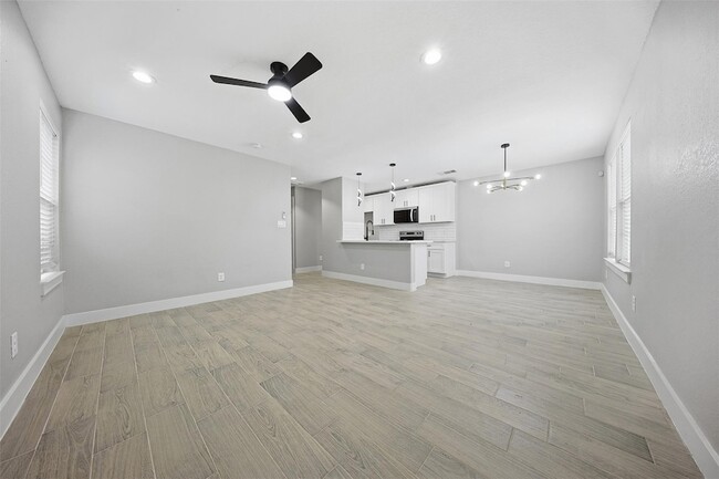 Building Photo - 9716 Fillmore St