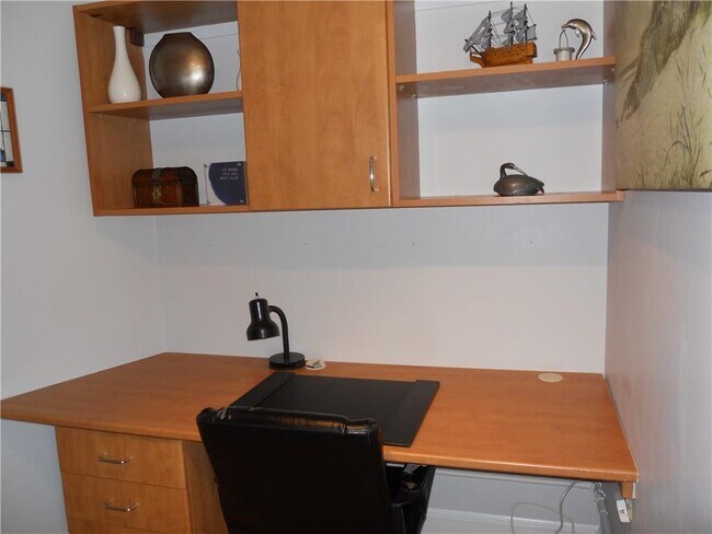 Building Photo - 1302 Capella S