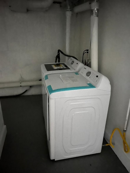 Building Photo - 500 Adams Ln