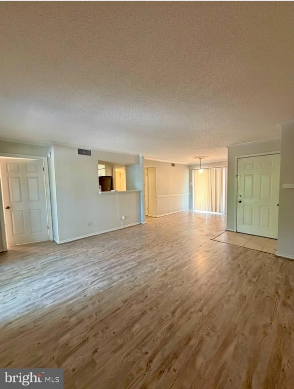 Building Photo - 1541 Lincoln Way
