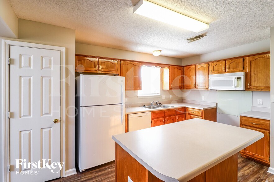 Building Photo - 1523 Beringer Dr