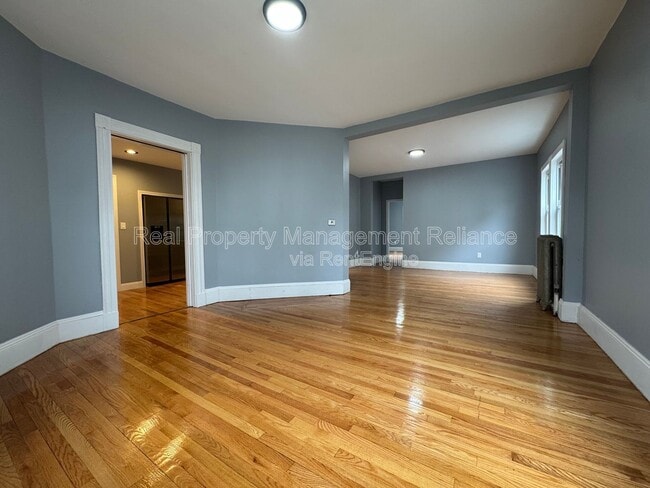 Building Photo - 56 Coolidge St
