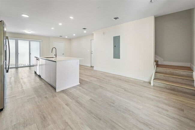 Building Photo - 2561 NE 193rd St