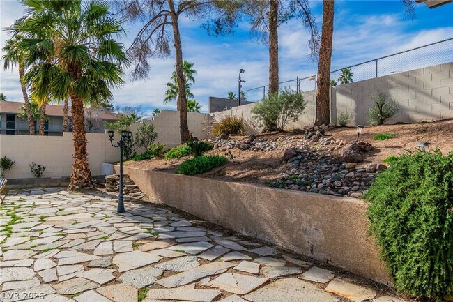 Building Photo - 2457 Swan Ln