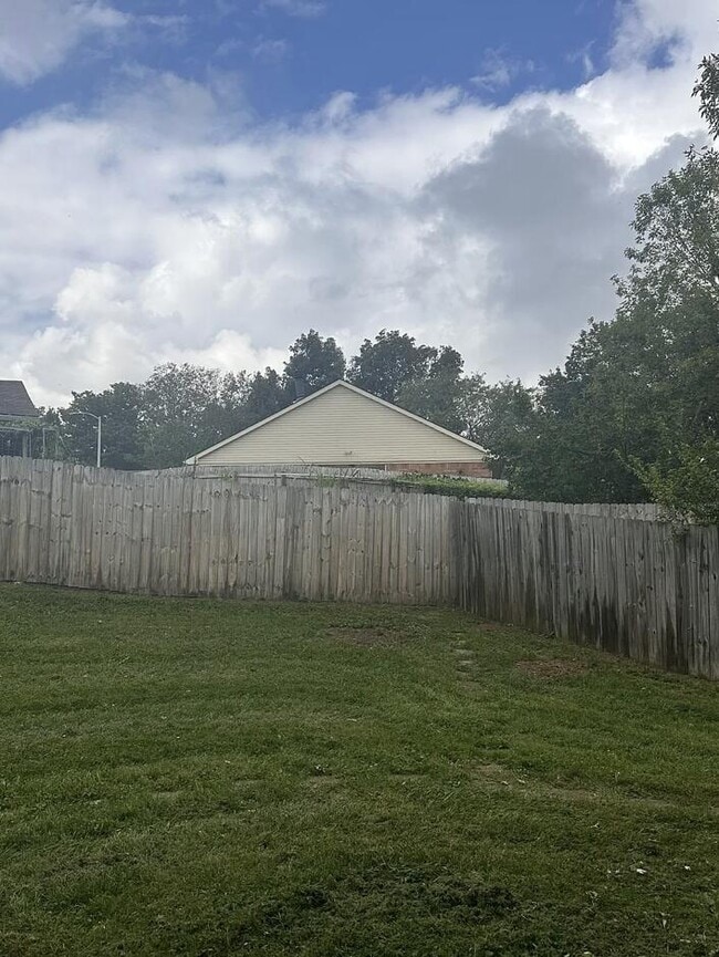 Building Photo - 3317 Oaklyn Ct