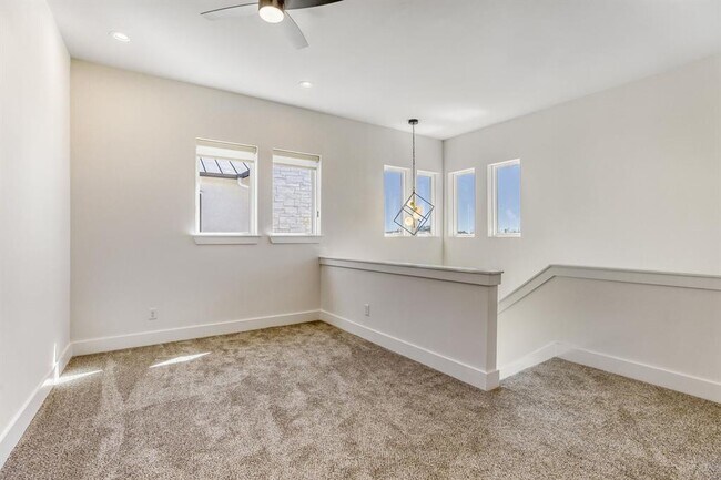 Building Photo - 9 Denbury Glen