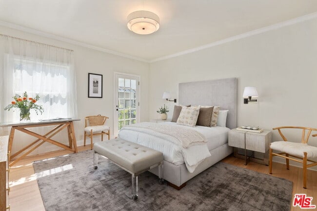 Building Photo - 802 Cochran Ave