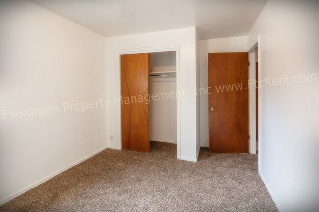 Building Photo - 1101 Emigh St