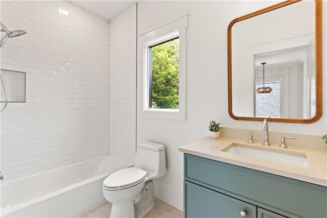 Building Photo - 205 Whitefoord Ave NE