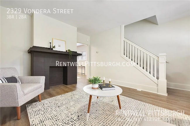 Building Photo - 2329 Vondera St