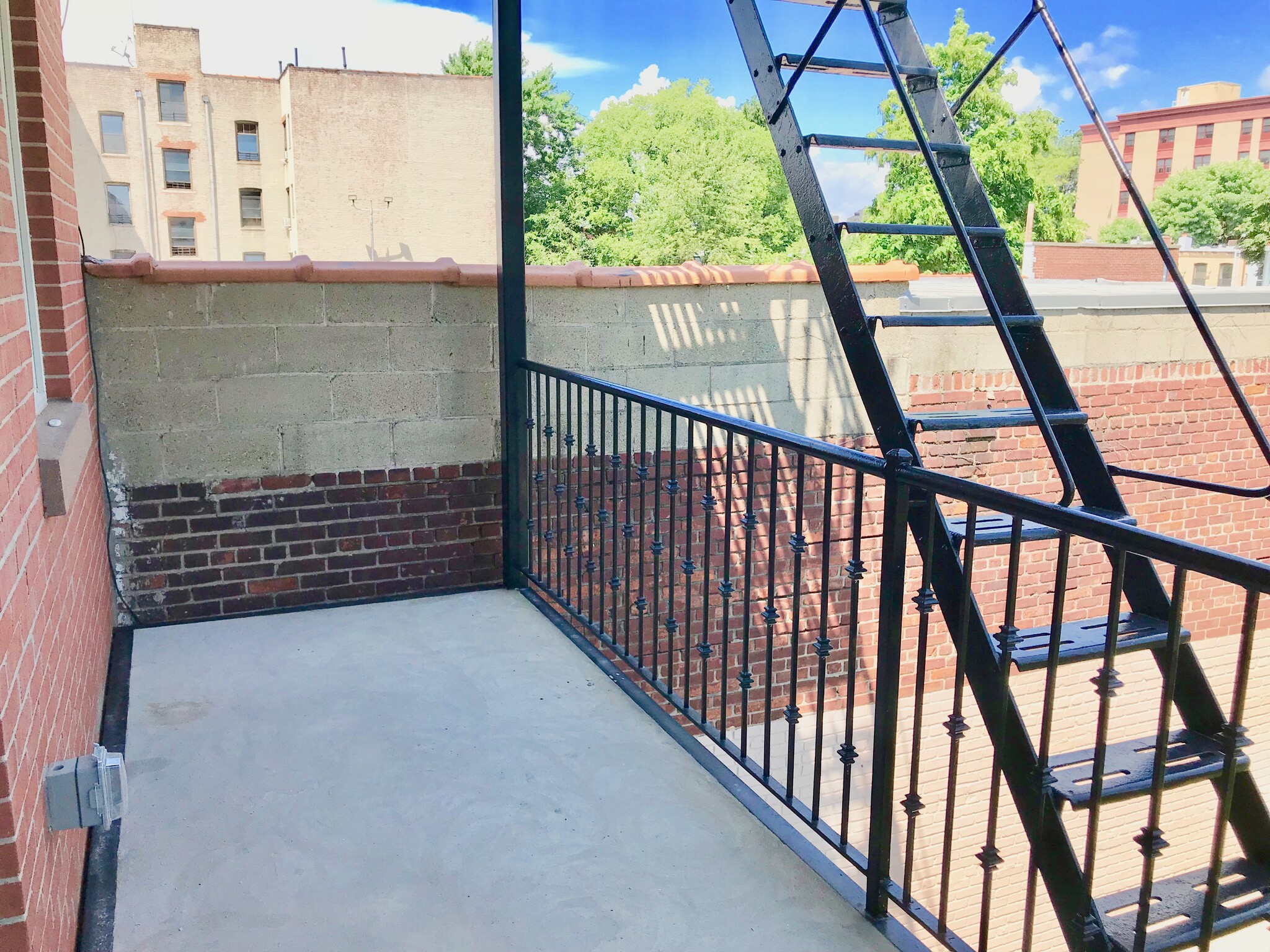 Building Photo - 455 Prospect Ave
