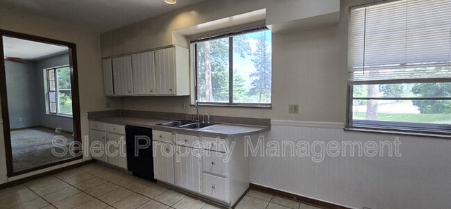 Building Photo - 7430 W Jefferson Blvd
