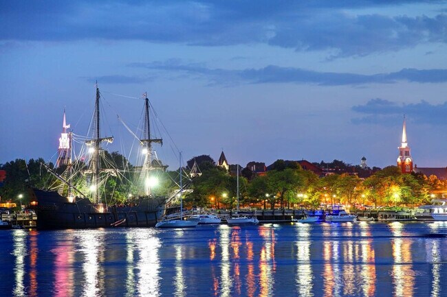 Building Photo - 6 Middle Rd