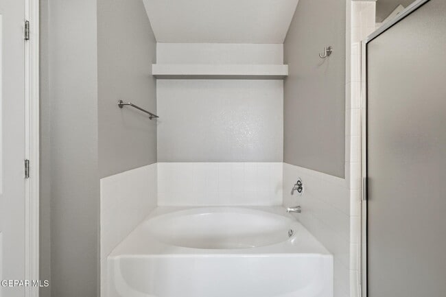 Building Photo - 2913 Pino Blanco Pl