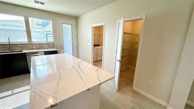 Building Photo - 4576 Maple Waltz