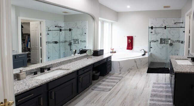Building Photo - 3039 Bonnebridge Way Blvd