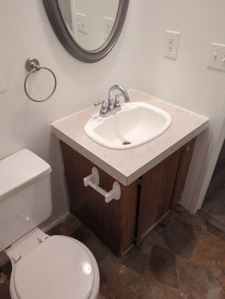 Building Photo - 380 Private Rd 4805